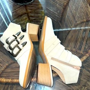 🌹MUSSE & CLOUD EUC Light Gray 100% Suede Leather Western Style SZ 9 Boots!